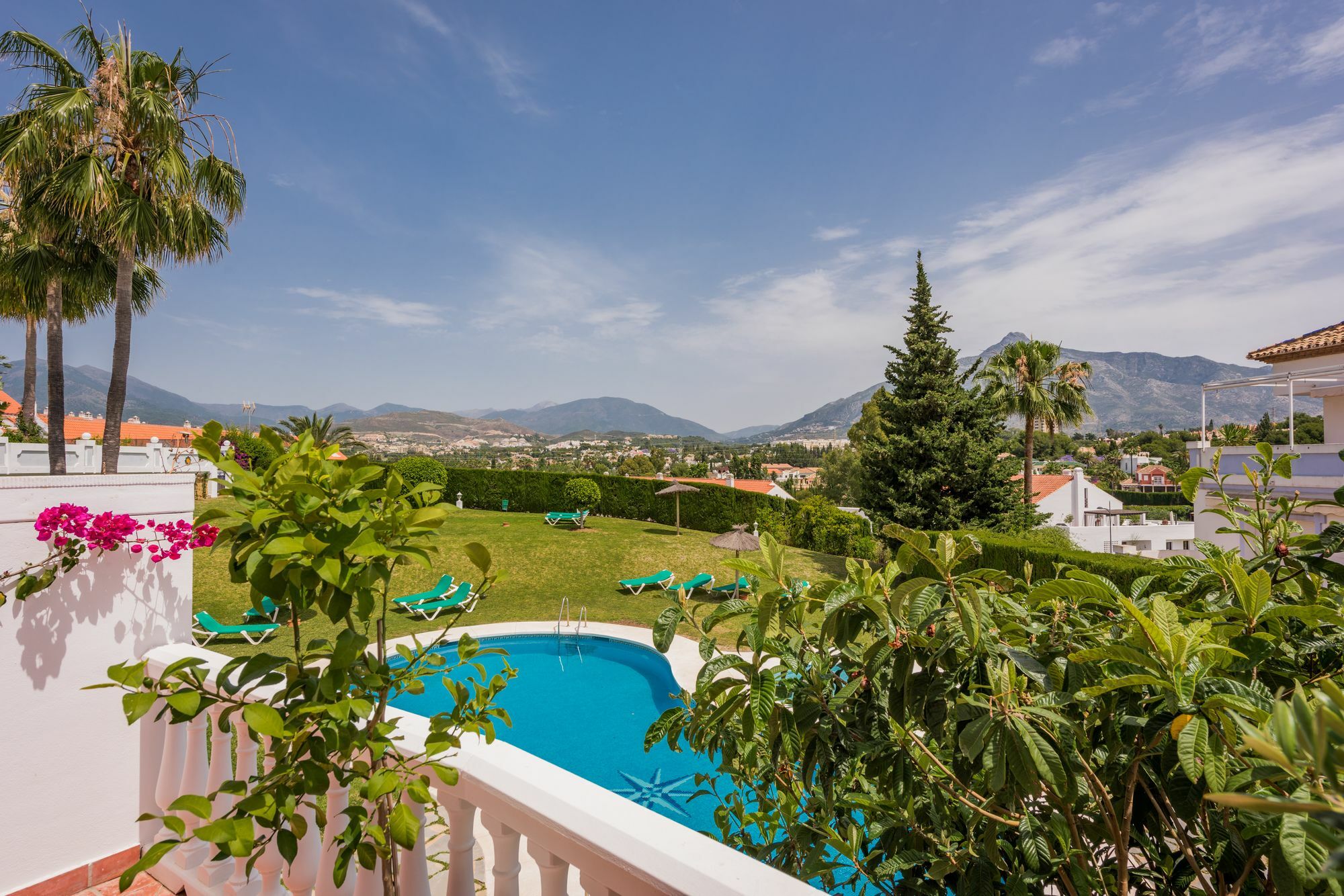 Molo 44 Suites Puerto Banus Marbella Eksteriør billede