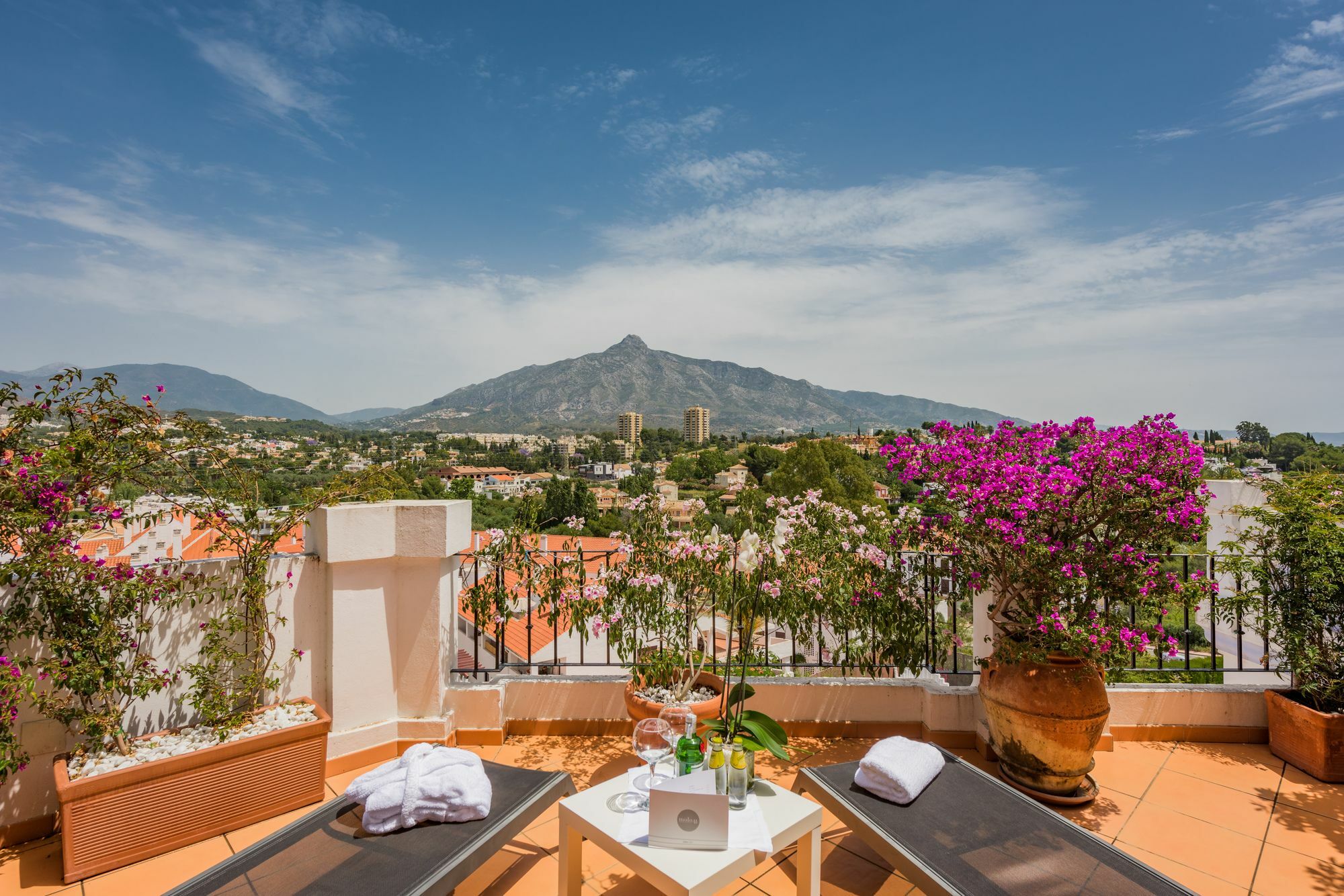 Molo 44 Suites Puerto Banus Marbella Eksteriør billede